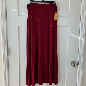 Maxi skirt NWT in burgundy size large